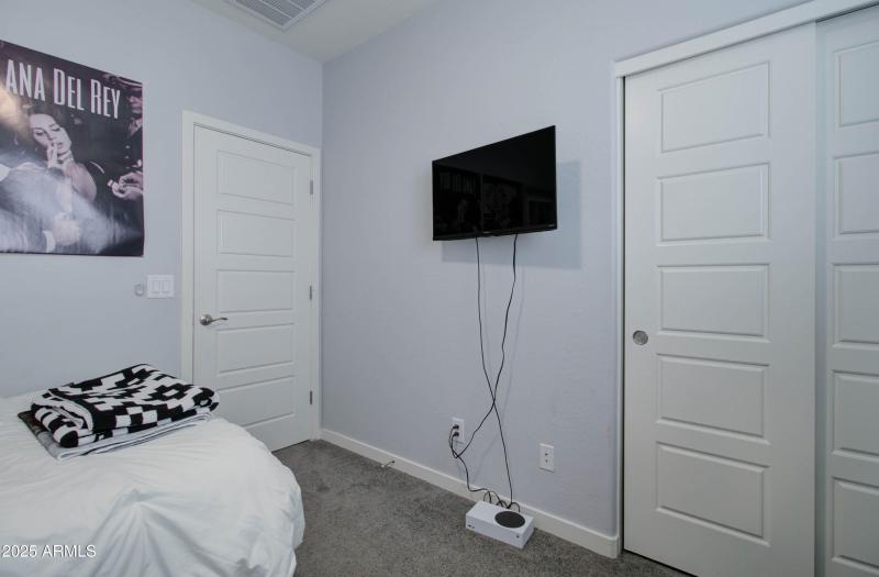 1654 W Redwood Ln -54