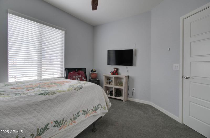 1654 W Redwood Ln -57