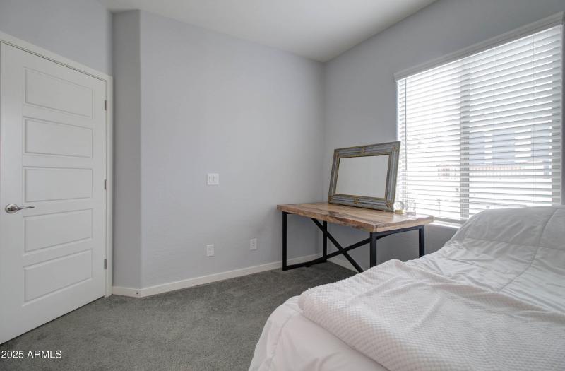 1654 W Redwood Ln -60