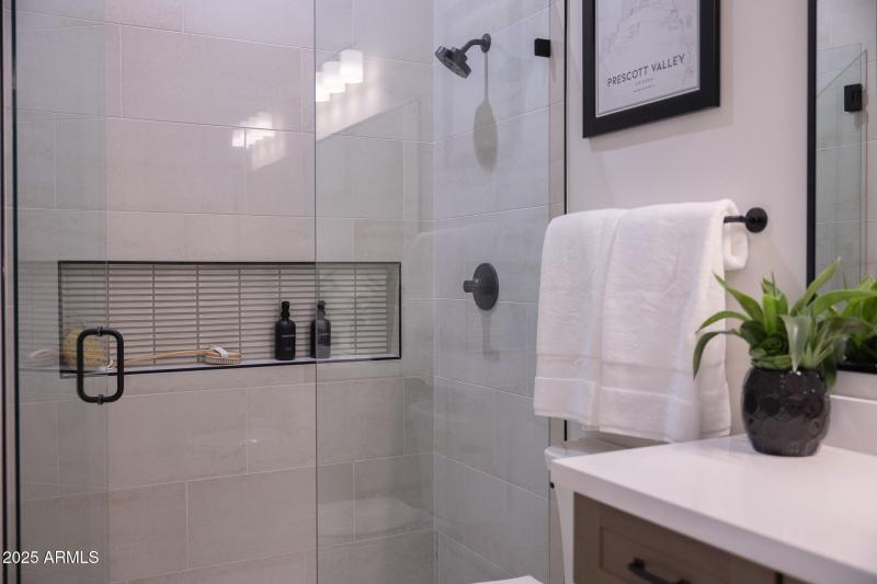 35 Hall Bath Shower B6-2