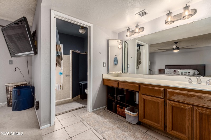 24-Master Bath