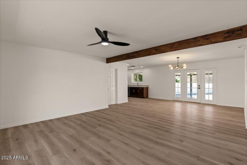 06-Entry & Living Room