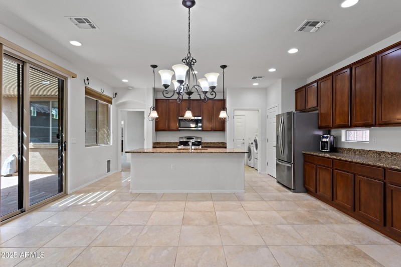 6_14029 e stanhope blvd-1