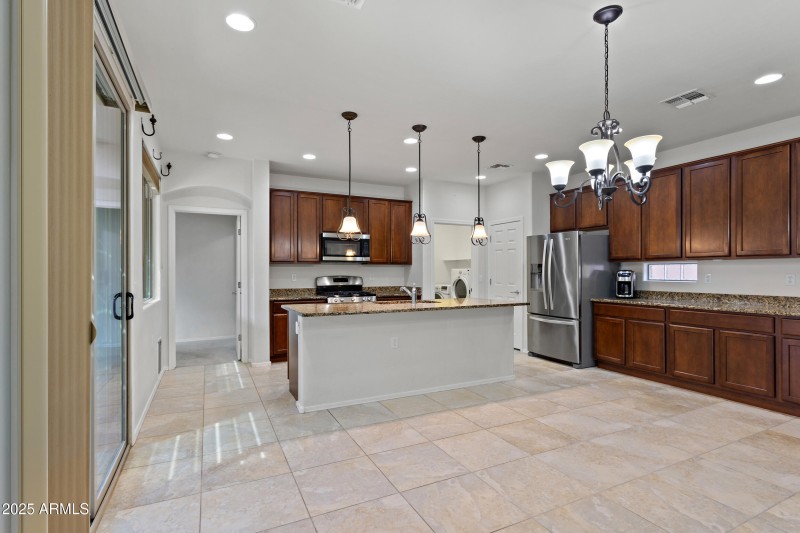 7_14029 e stanhope blvd-2