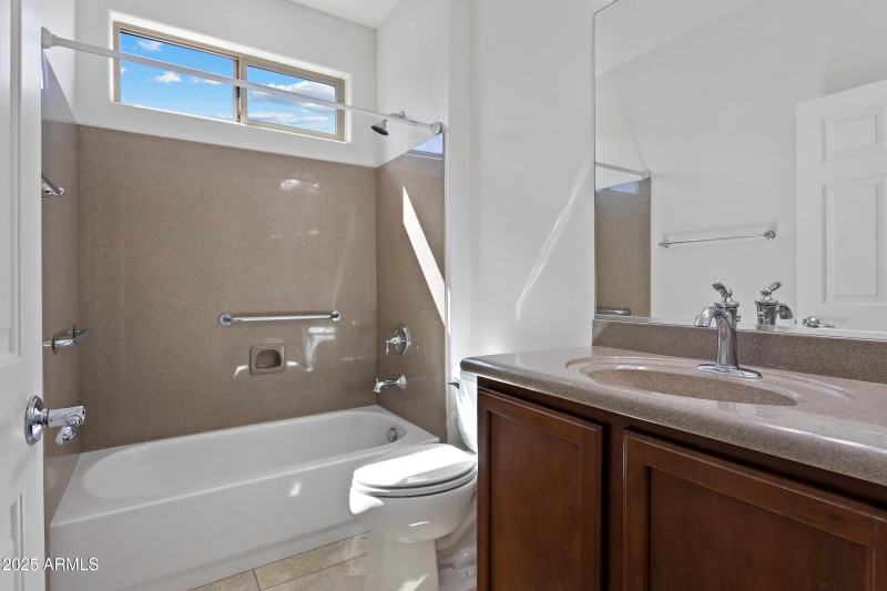 16_14029 e stanhope blvd-13