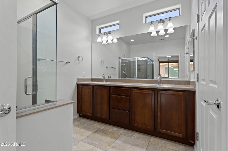 18_14029 e stanhope blvd-15