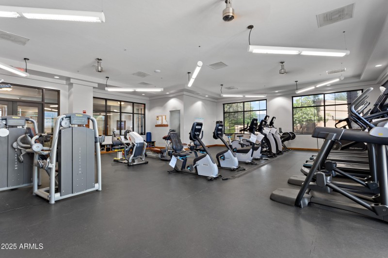 32_14029 e stanhope blvd-32