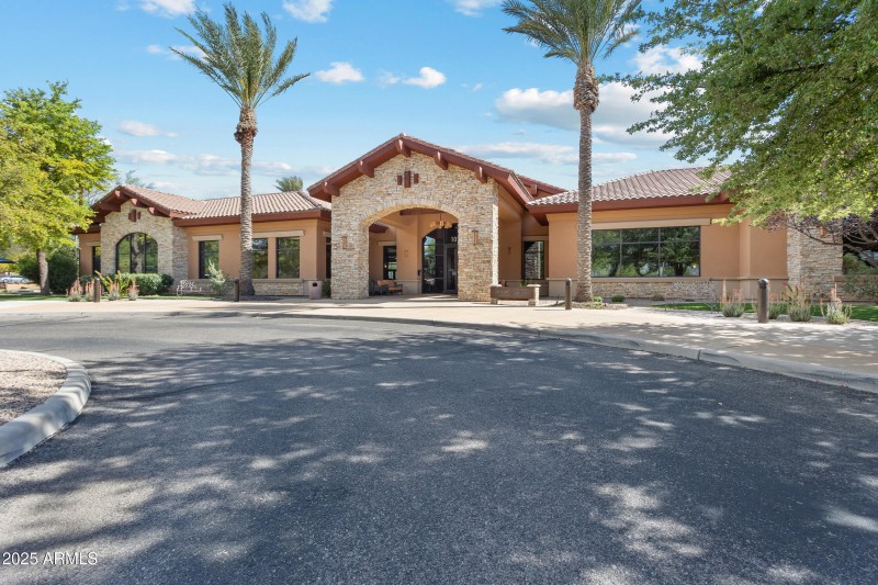 34_14029 e stanhope blvd-34