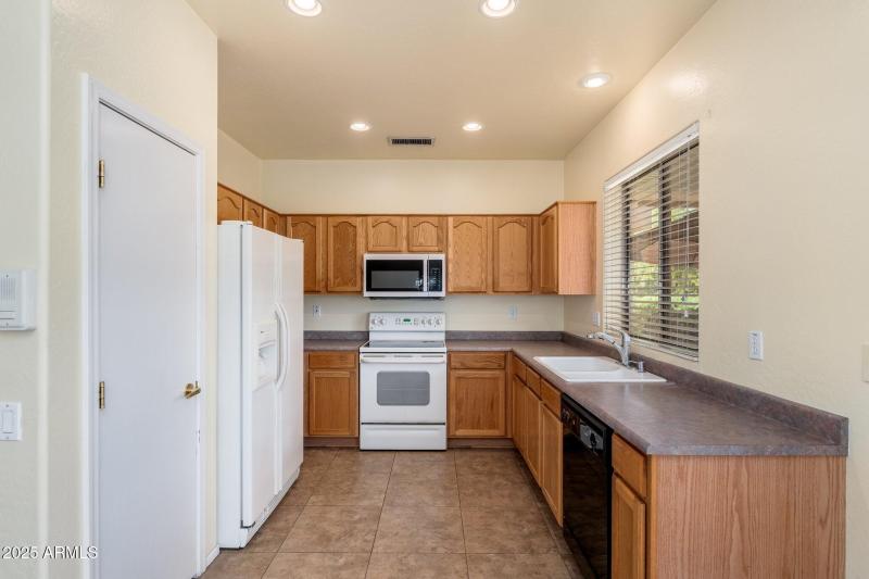 20828 N Shadow Mountain Dr - 09