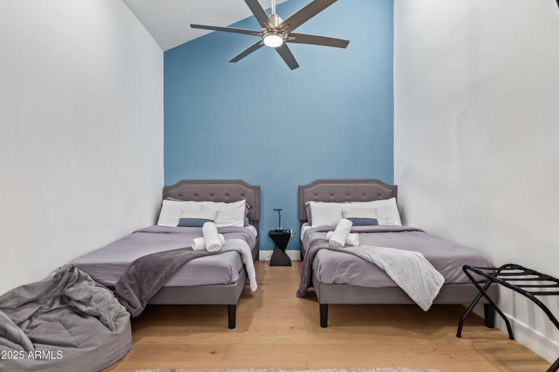 67fdfe_30 - Country Club (1)