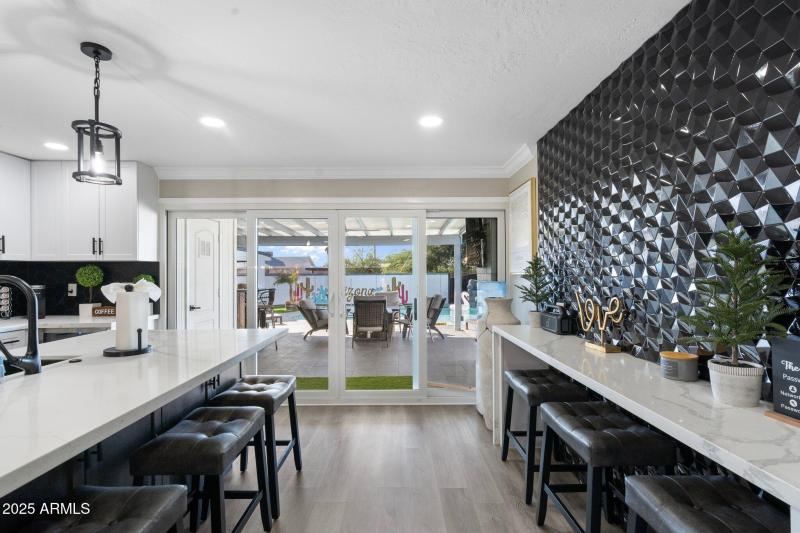 6-web-or-mls-PML09179