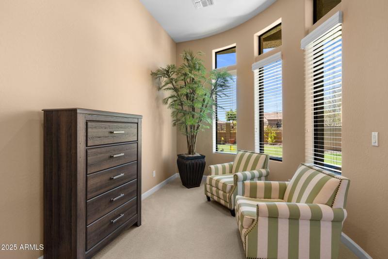 25-web-or-mls-2304-n-steele-cir