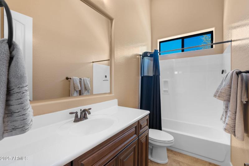 42-web-or-mls-2304-n-steele-cir