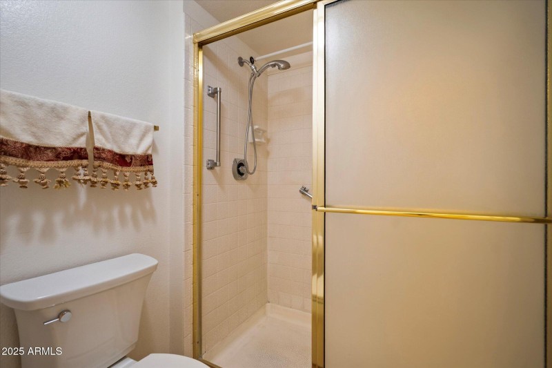 WALK-IN SHOWER