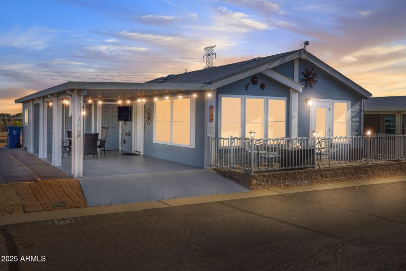 1-web-or-mls-8700 E University Dr 5109,