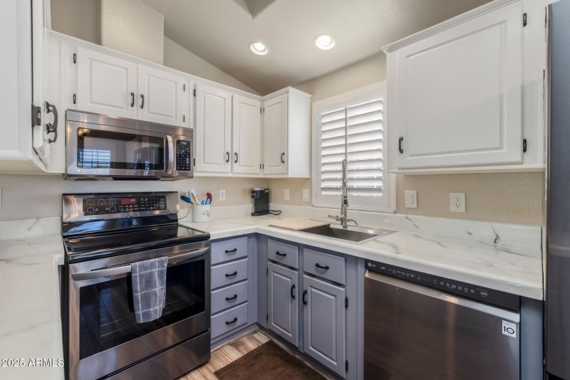 13-web-or-mls-8700 E University Dr 5109,