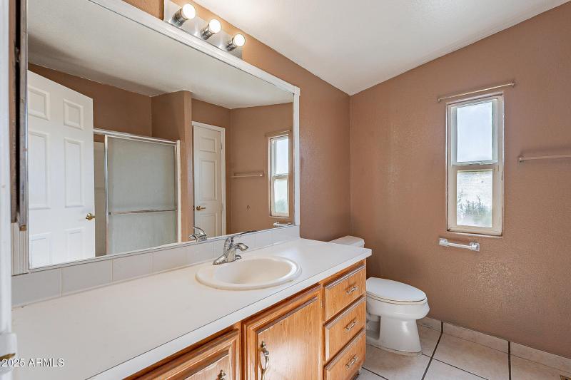 (16) Master Bath