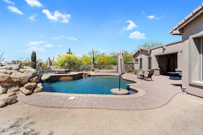 41-web-or-mls-Nora-41