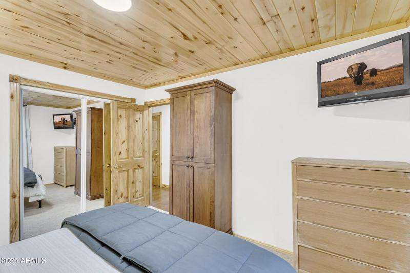 022_49-web-or-mls-forest-33_165