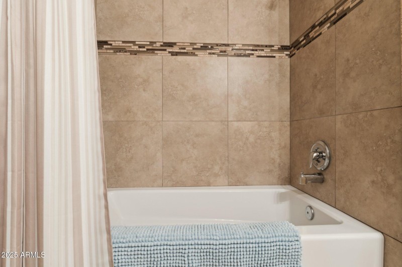 22-web-or-mls-9555-e-raintree-dr-unit-20