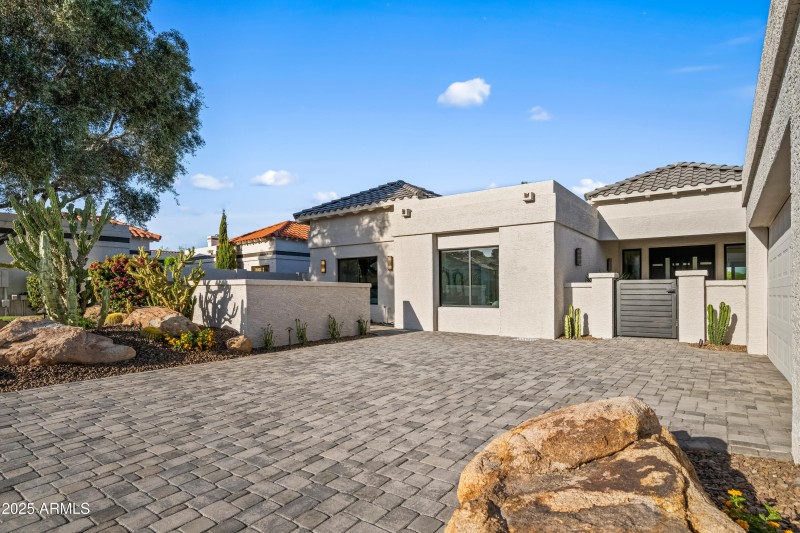 Elegant Paver Courtyard Entry