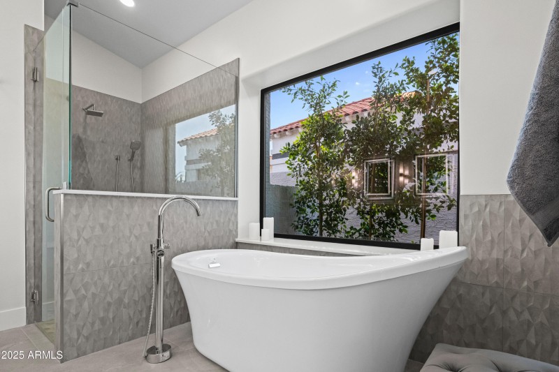 Freestanding Soaking Tub