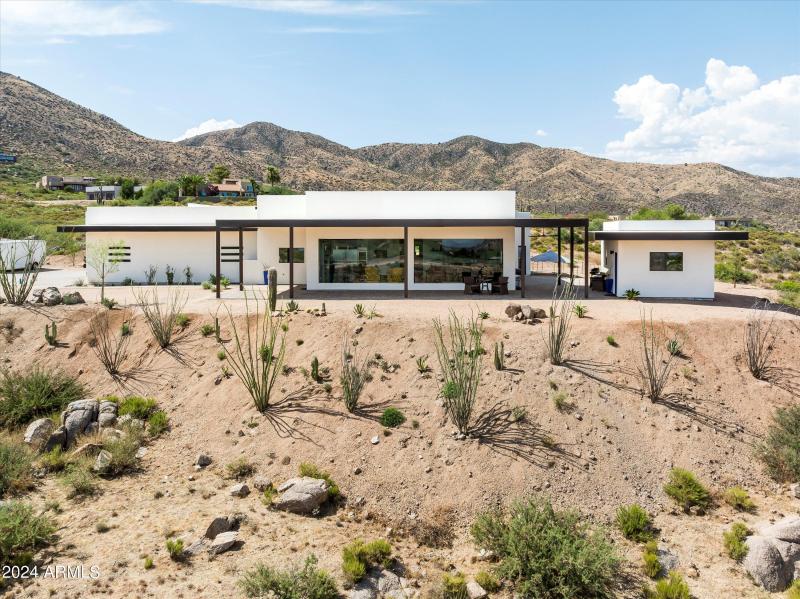 Modern Desert Perfection~