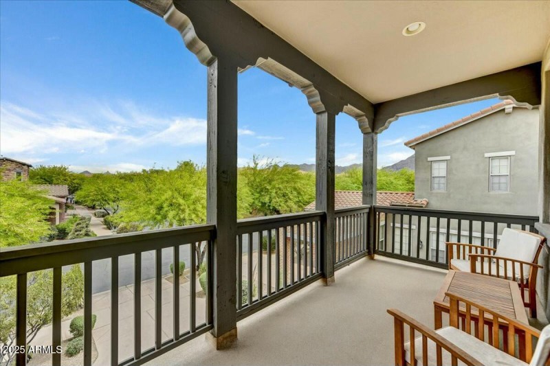 Balcony with Mountain Views