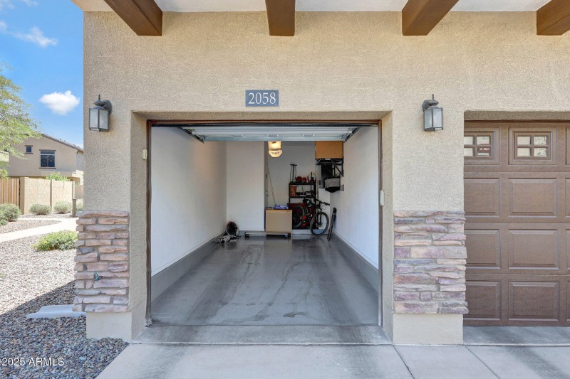 1-car garage