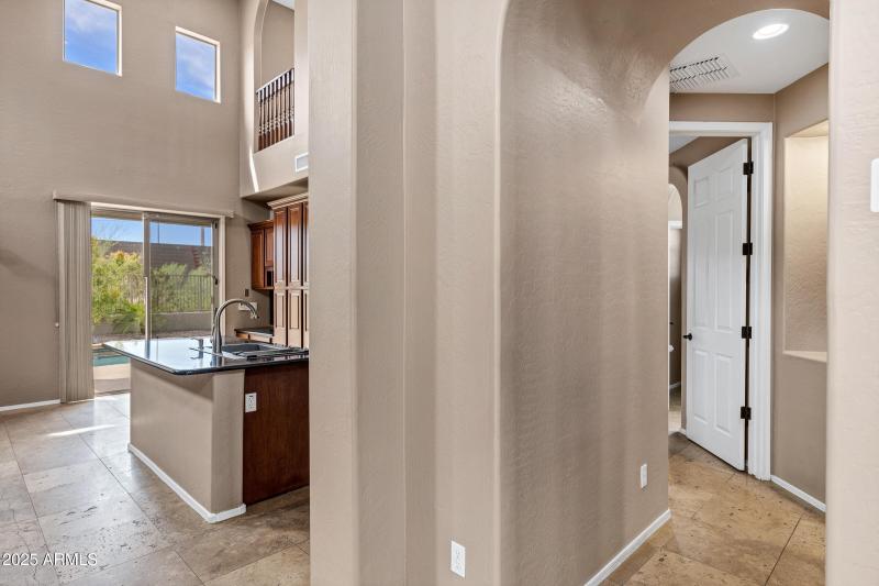 3033 W Redwood Ln-21