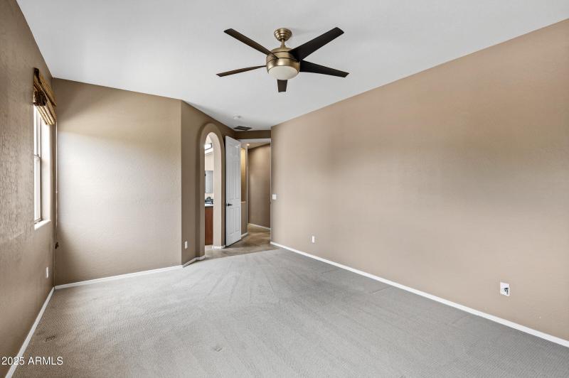 3033 W Redwood Ln-26