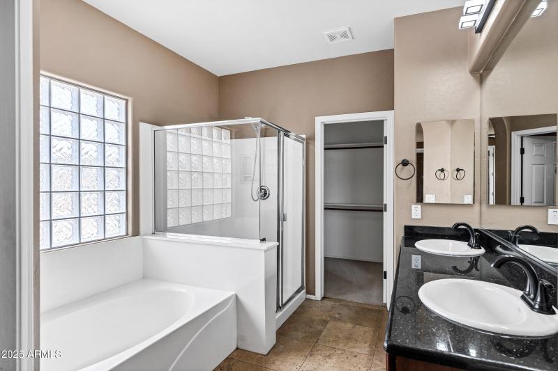 3033 W Redwood Ln-28