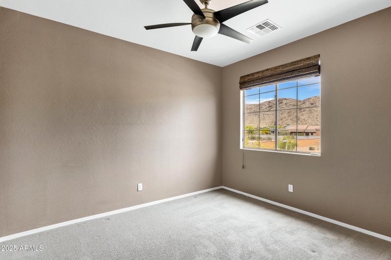 3033 W Redwood Ln-33