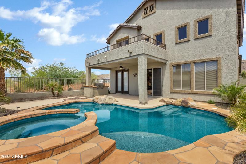 3033 W Redwood Ln-40