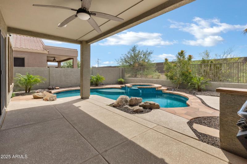 3033 W Redwood Ln-43