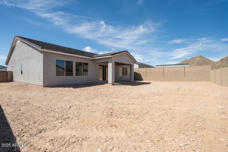 Tri Pointe Sentinel 17 - Backyard Exteri
