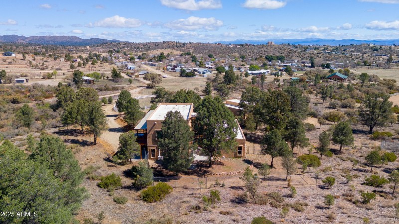 17129 W Buckhorn Dr00017