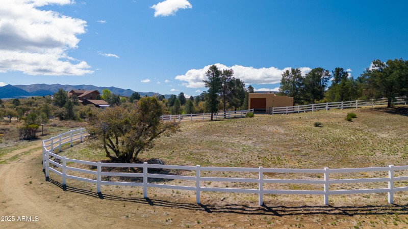 17129 W Buckhorn Dr00018