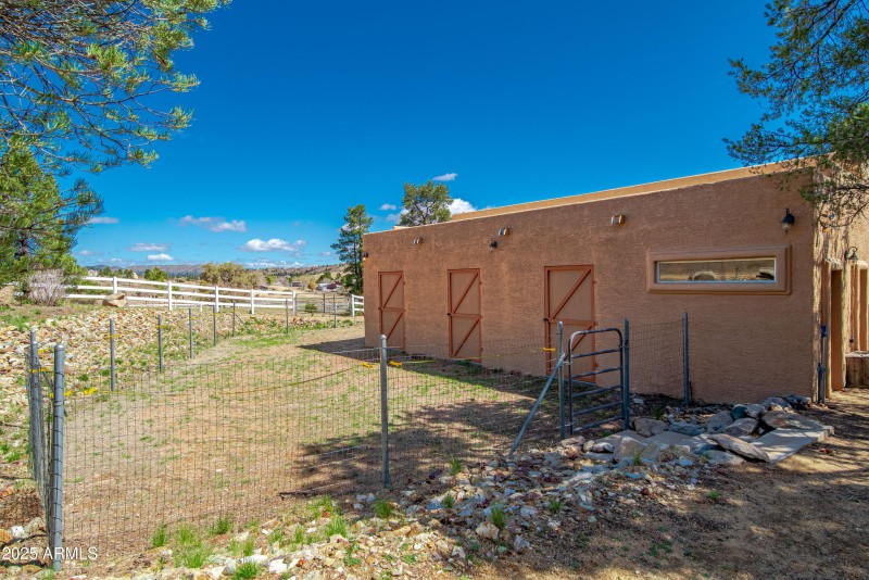 17129 W Buckhorn Dr00024