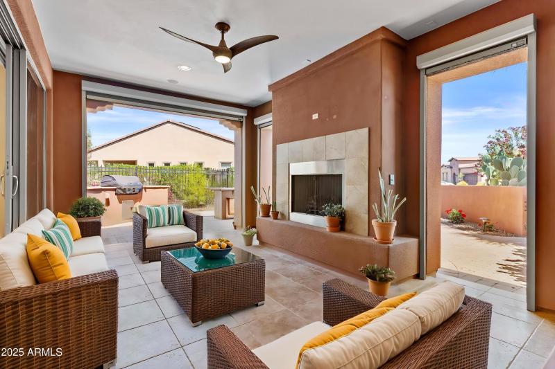 DSC09154-copy - Outdoor - Standard - 2 (