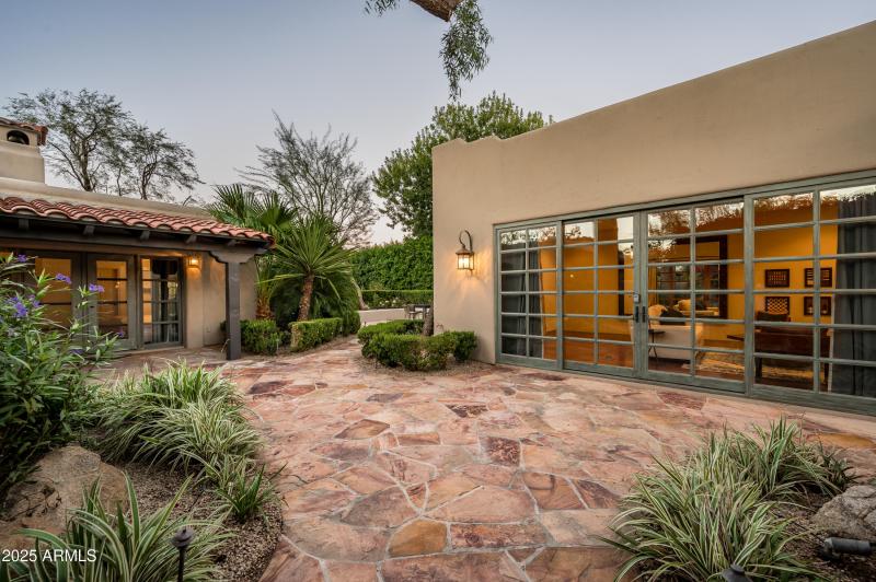 Exterior structure work out room or ??