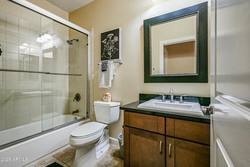 24-7291NSR2008-ocupix