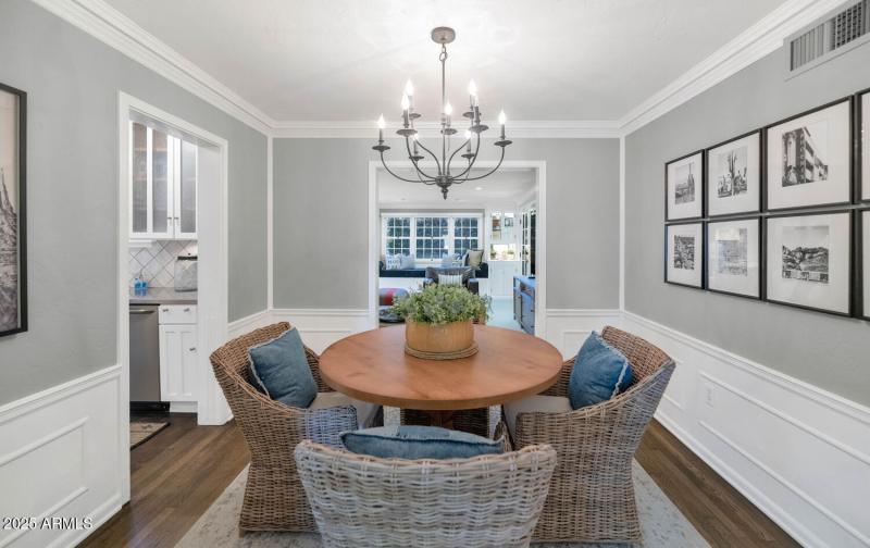 329 W Encanto Blvd-large-010-007-TOD9374