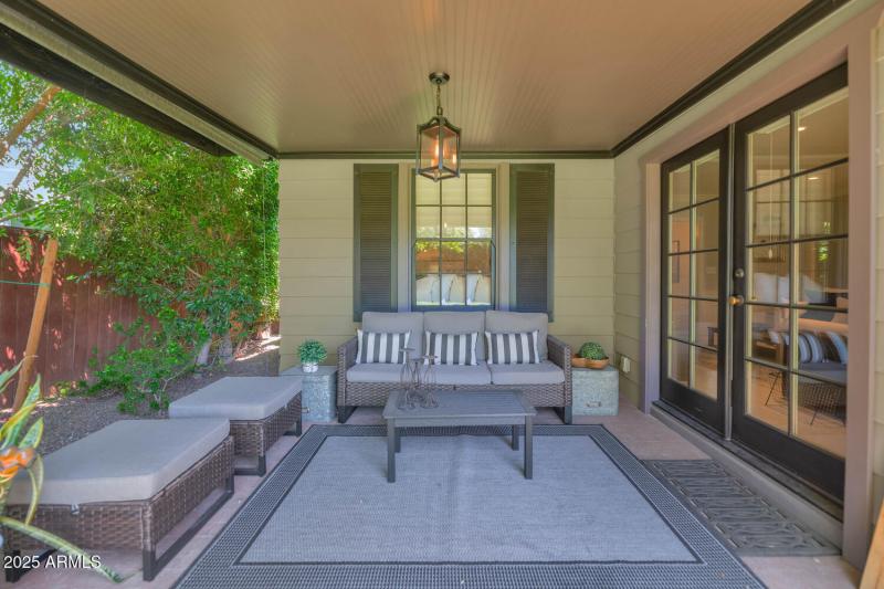 329 W Encanto Blvd-large-018-028-TOD9392