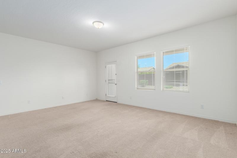 0005-05 - San Miguel