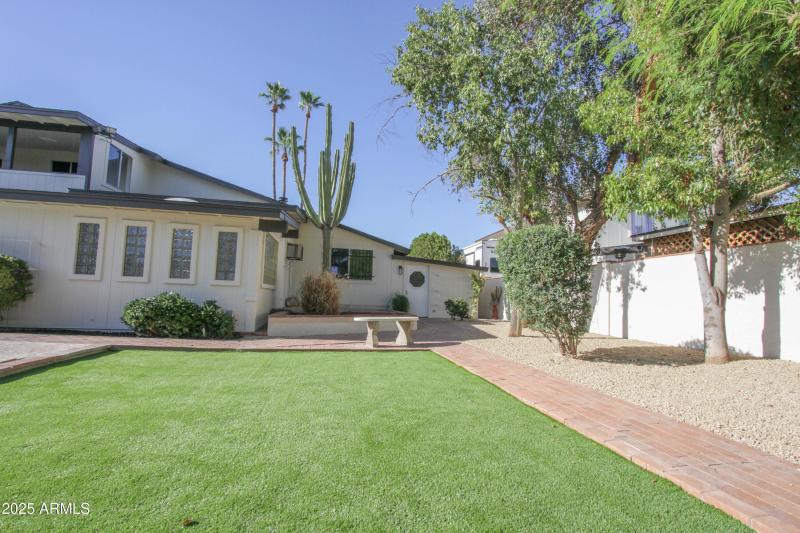 3371 W Grandview Rd-33