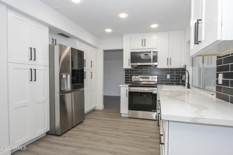 3371 W Grandview Rd-80