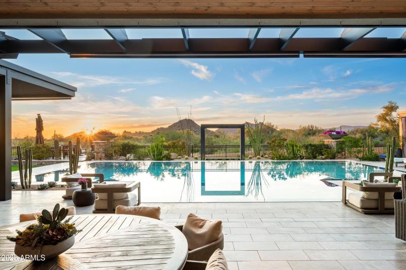 05-8328 E Whisper Rock Trail-5