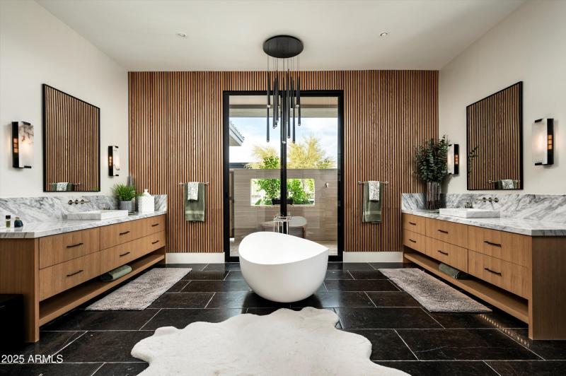 33-8328 E Whisper Rock Trail-33