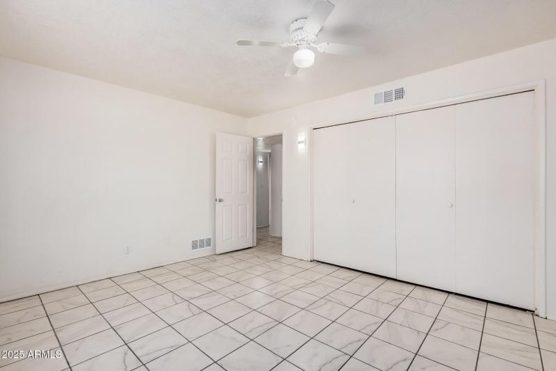 Owner’s Suite Closet & Entry